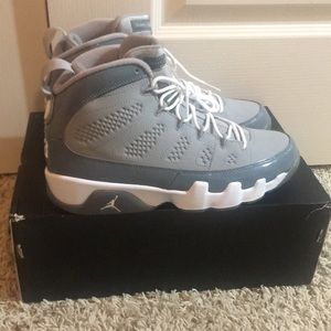 Cool Gray 9s
